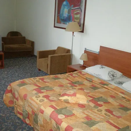 Paradise Motel 3*